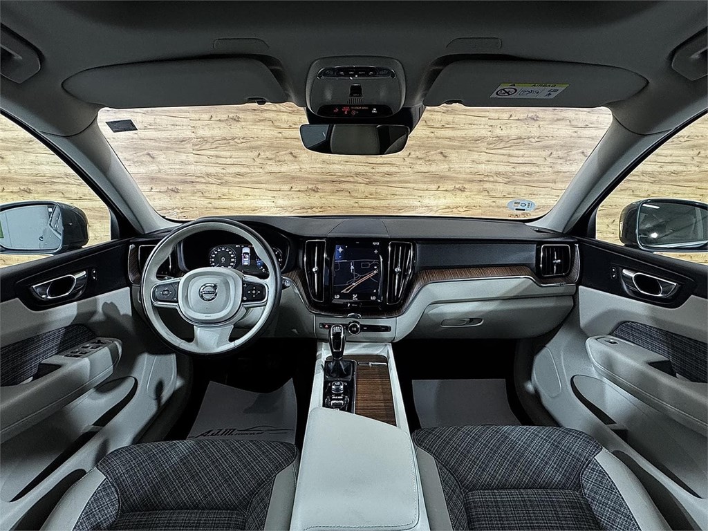 Foto 8 VOLVO XC60 2.0 D3 Business Plus 2.0 150 CV