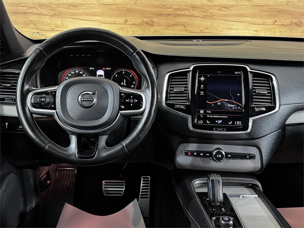 Foto 11 VOLVO XC90 2.0 B5 235CV AWD R-Design Auto 8v