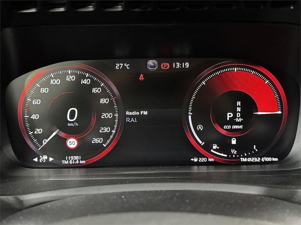 Foto 15 VOLVO XC90 2.0 B5 235CV AWD R-Design Auto 8v