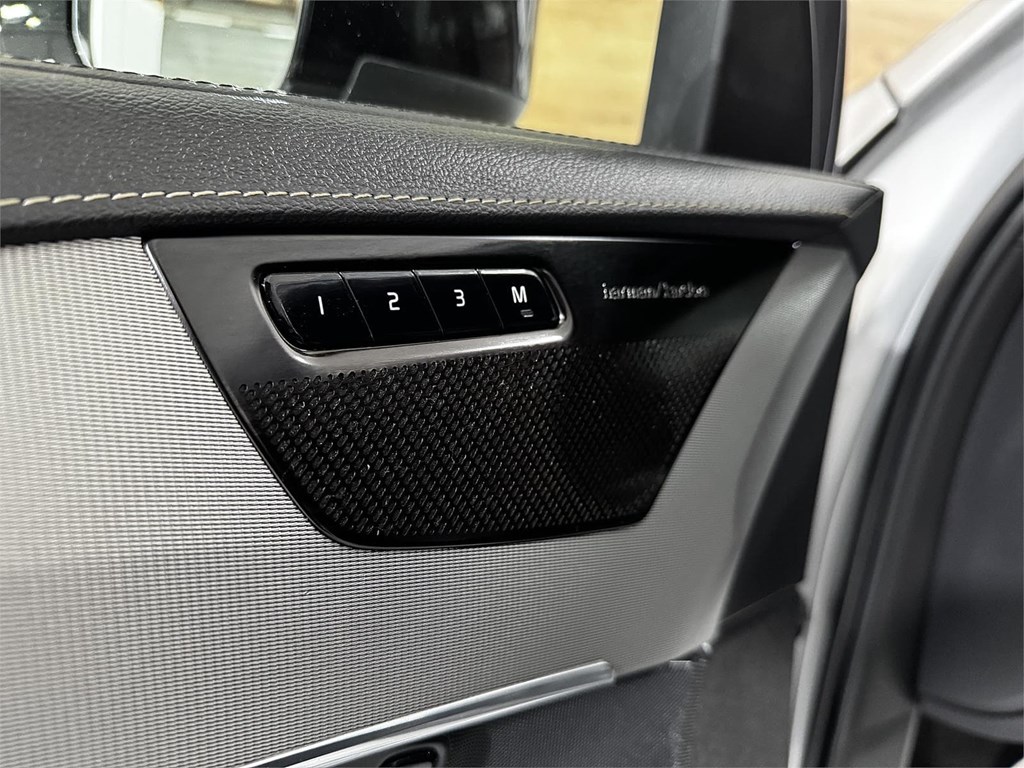 Foto 20 VOLVO XC90 2.0 B5 235CV AWD R-Design Auto 8v