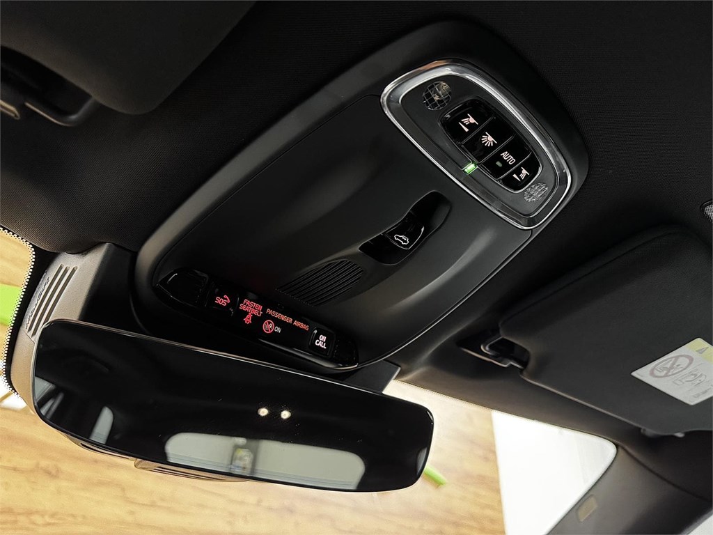 Foto 28 VOLVO XC90 2.0 B5 235CV AWD R-Design Auto 8v