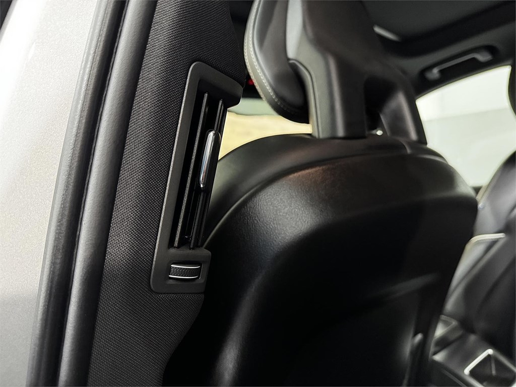 Foto 35 VOLVO XC90 2.0 B5 235CV AWD R-Design Auto 8v