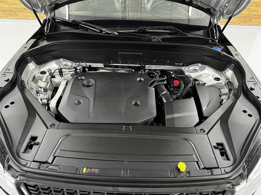 Foto 43 VOLVO XC90 2.0 B5 235CV AWD R-Design Auto 8v