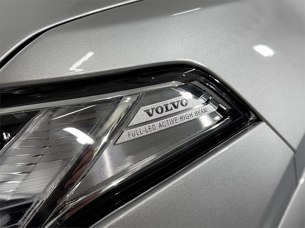 Foto 6 VOLVO XC90 2.0 B5 235CV AWD RDesign Auto 8v